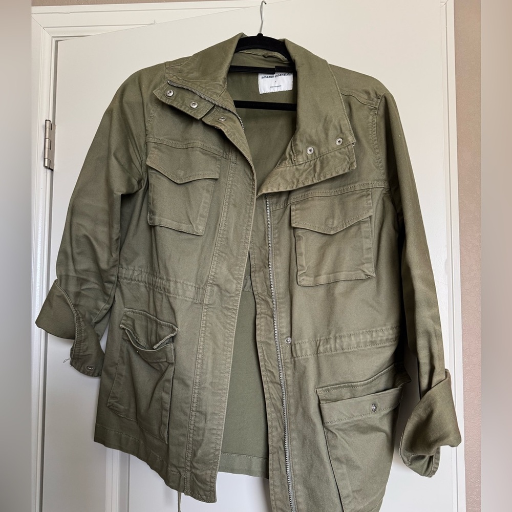 Amazon Essentials Women's Utility Jacket in Olive Green